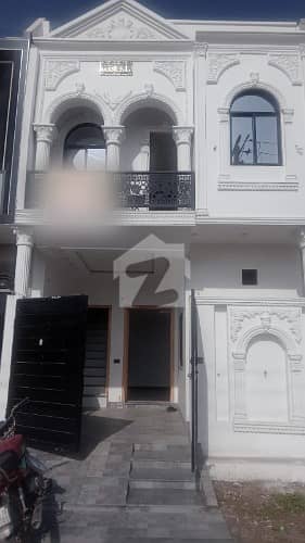 عابد گارڈن مین کینال بینک روڈ,لاہور میں 4 کمروں کا 3 مرلہ مکان 1.2 کروڑ میں برائے فروخت۔