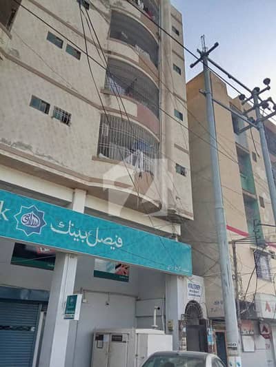 گلستانِ جوہر کراچی میں 18 مرلہ کمرشل پلاٹ 23.5 کروڑ میں برائے فروخت۔