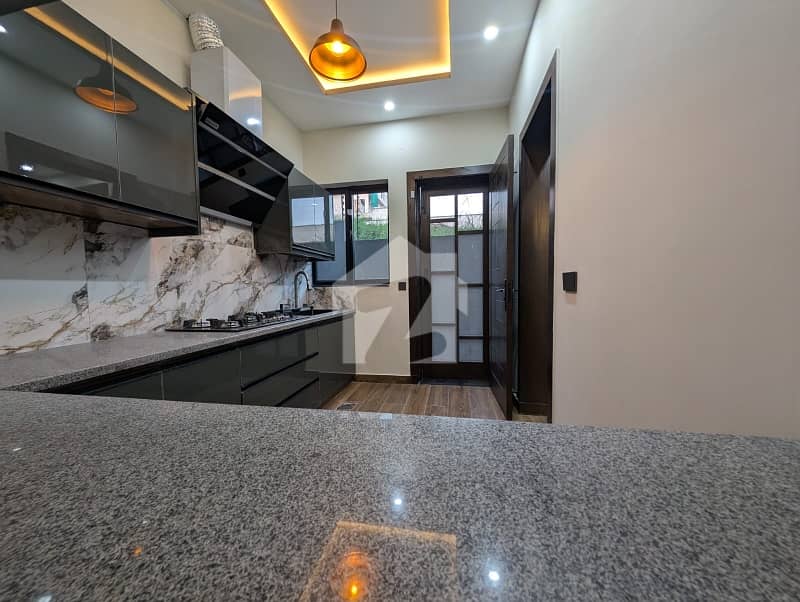 2-Room 164 Sq. Yd. Apartment in Wadhu Wah Road — view 2