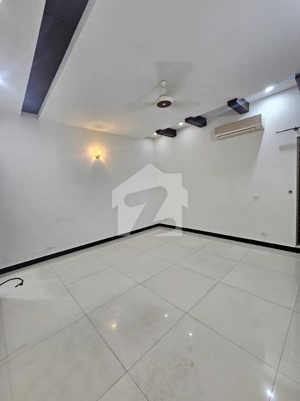 2-Room 164 Sq. Yd. Apartment in Wadhu Wah Road — view 5