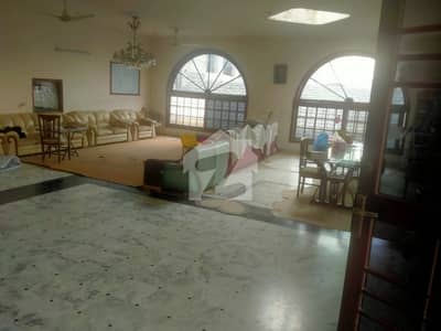 Massive 1000 Sq. Yard Independent Bungalow Clifton Block 7  Full Bungalow: Entire 1000 Sq. Yard property for 15 Lacs (Negotiable).    Independent Portions: Ground or Upper portion available separately for 7.5 Lacs each.