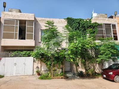 ایچ ۔ 13 اسلام آباد میں 4 کمروں کا 5 مرلہ مکان 1.65 کروڑ میں برائے فروخت۔
