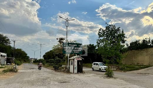 جی ۔ 16 اسلام آباد میں 8 مرلہ رہائشی پلاٹ 1.5 کروڑ میں برائے فروخت۔