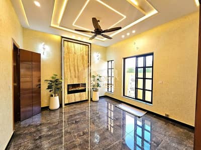 10 Marla Brand New Designer Park Face House With Solar