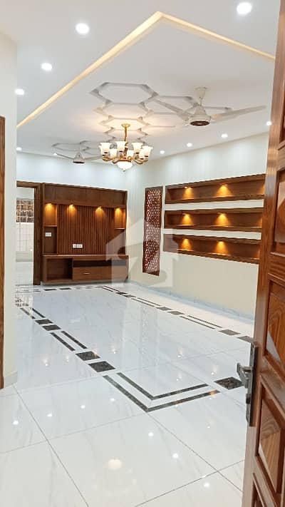 10 Marla House Available For Rent In Bahria Town