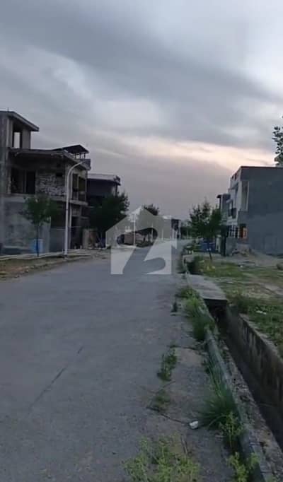 7 MARLA DEVELOP POSSESSION PLOT FOR SALE ON REASONABLE PRICE IN GULBERG GREEN ISLAMABAD 7 MARLA DEVELOP POSSESSION PLOT FOR SALE ON REASONABLE PRICE IN GULBERG GREEN ISLAMABAD