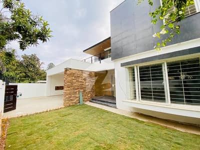 F-6 Stunning Elegant House For Rent