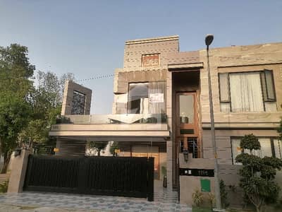 بحریہ ٹاؤن - اوورسیزبی بحریہ ٹاؤن اوورسیز انکلیو,بحریہ ٹاؤن,لاہور میں 5 کمروں کا 16 مرلہ مکان 9.3 کروڑ میں برائے فروخت۔