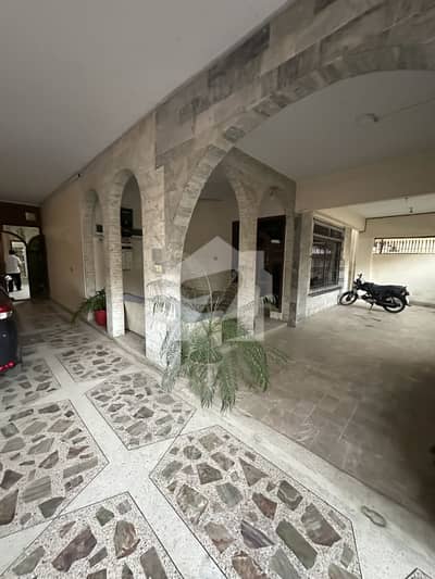 INDEPENDENT BUNGALOW DOUBLE STOREY FOR OFFICE WORK PRIME LOCATION AT BLOCK 3 GULSHAN