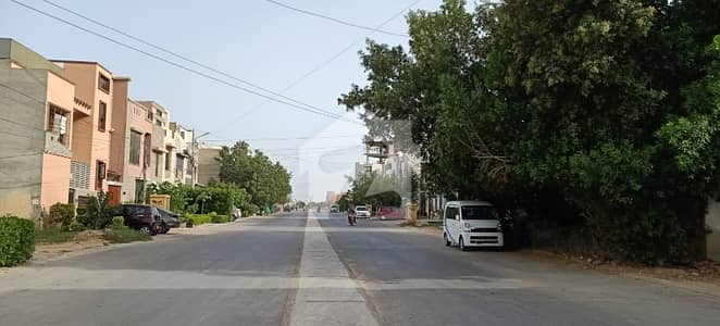 ڈی ایچ اے فیز 7 ایکسٹینشن ڈی ایچ اے ڈیفینس,کراچی میں 4 کمروں کا 4 مرلہ مکان 5.0 کروڑ میں برائے فروخت۔