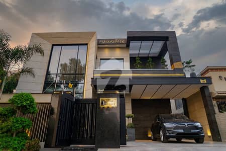 100% ORIGNAL KANAL EYE CATCHING SUPERB LUXURY BUNGALOW FOR SALE ON TOP LOCATION