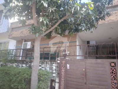 جی ۔ 13/3 جی ۔ 13,اسلام آباد میں 3 کمروں کا 7 مرلہ مکان 5.25 کروڑ میں برائے فروخت۔
