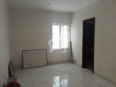 پی ای سی ایچ ایس بلاک 2 پی ای سی ایچ ایس,جمشید ٹاؤن,کراچی میں 12 مرلہ Studio دفتر 3.0 لاکھ میں کرایہ پر دستیاب ہے۔