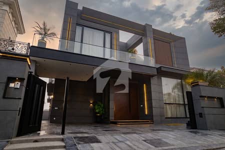 100% ORIGNAL KANAL EYE CATCHING SUPERB LUXURY BUNGALOW FOR SALE NEAR MCDONALS