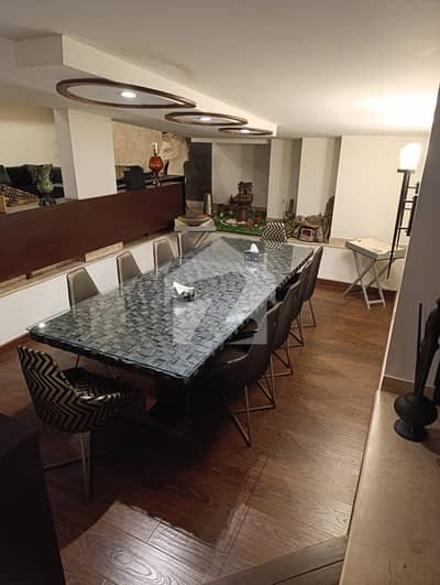 BUNGALOW FOR SALE DHA PHASE VIII 500 YARD 2+4BE DROOMS DRAWING DINING TV LOUNGE NEAR PARK OWNER BELT WITH BASEMENT PRIME LOCATION