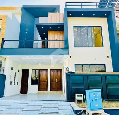 B 17 C 1 Block 30x60 Designer House For Sale