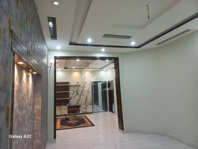 بحریہ آرچرڈ فیز 1 ۔ سدرن بحریہ آرچرڈ فیز 1,بحریہ آرچرڈ,لاہور میں 5 کمروں کا 8 مرلہ مکان 2.4 کروڑ میں برائے فروخت۔ بحریہ آرچرڈ فیز 1 ۔ سدرن بحریہ آرچرڈ فیز 1,بحریہ آرچرڈ,لاہور میں 5 کمروں کا 8 مرلہ مکان 2.4 کروڑ میں برائے فروخت۔