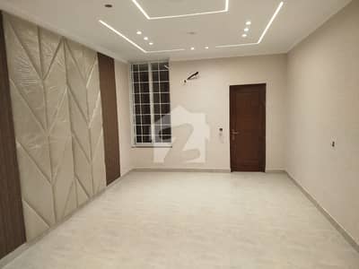 BRAND NEW 1 KANAL BEAUTIFULL HOUSE AVAILABLE FOR SALE BRAND NEW 1 KANAL BEAUTIFULL HOUSE AVAILABLE FOR SALE