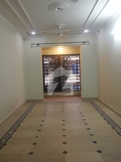 ای ۔ 11/1 ای ۔ 11,اسلام آباد میں 2 کمروں کا 6 مرلہ زیریں پورشن 85.0 ہزار میں کرایہ پر دستیاب ہے۔