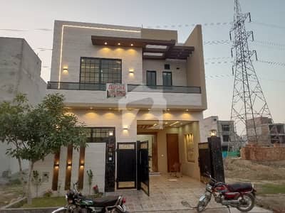 5 MARLA BRAND NEW BEAUTIFUL HOUSE IN B BLOCK
