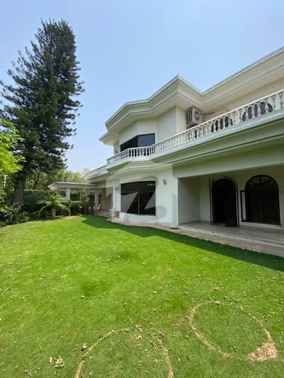 A Stunning House Is Up For Grabs In F-7 F-7 A Stunning House Is Up For Grabs In F-7 F-7