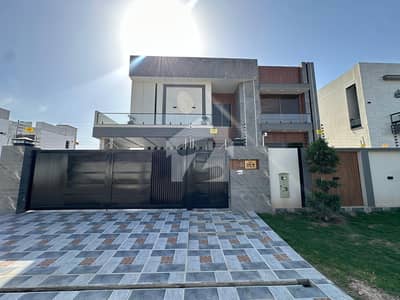 ڈی ایچ اے ڈیفینس ملتان میں 5 کمروں کا 1 کنال مکان 4.95 کروڑ میں برائے فروخت۔
