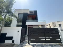 1 Kanal Facing Park House Available For Rent In Lake City