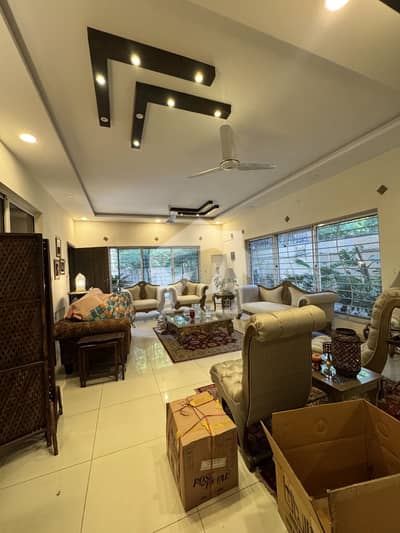 F-10 Double Storey House Excellent 2 Kanal 1000 SQY House Proper 6 Bedrooms, 6 Attached Bathrooms Study Room,Modern Fittings And Tiled Floor TV Lounge, Drawing Dining, Kitchen