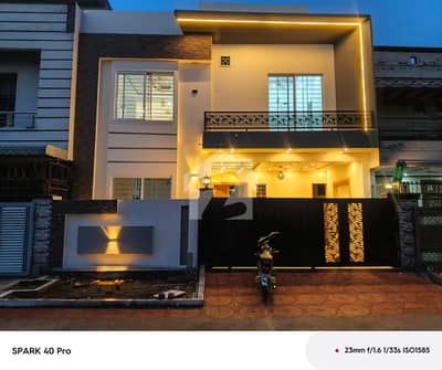 7 Marla Brand New House For Sale