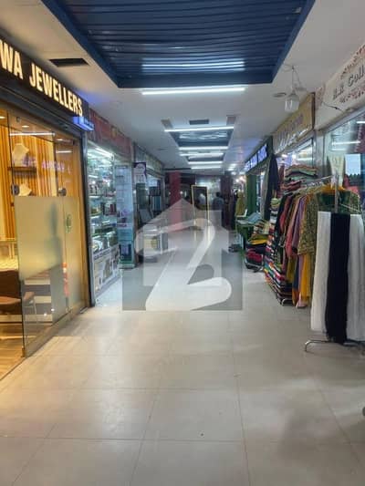 گلستانِ جوہر کراچی میں 1 کمرے کا 1 مرلہ دکان 66.0 لاکھ میں برائے فروخت۔