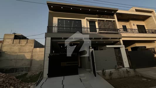ایڈن ایگزیکیٹو ایڈن گارڈنز,فیصل آباد میں 3 کمروں کا 5 مرلہ مکان 2.4 کروڑ میں برائے فروخت۔