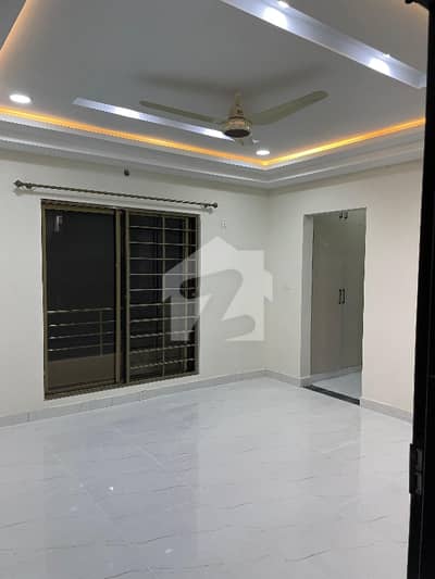 FRESH 4 BED FLAT FOR SALE ASKARI 6 PHASE 3