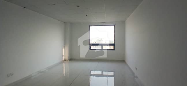 مین بلیوارڈ گلبرگ گلبرگ,لاہور میں 2 مرلہ Studio دفتر 1.45 کروڑ میں برائے فروخت۔