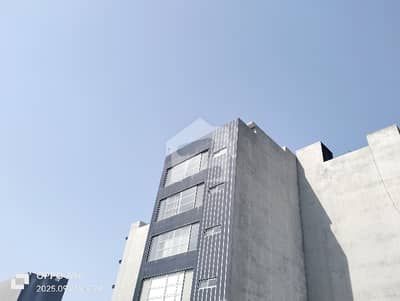 04 MARLA BRAND NEW BUILDING 7 FLOOR WITH ELEVATOR EXCELLENT LOCATION