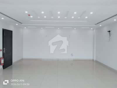 04 MARLA OFFICE 4TH FLOOR WITH ELEVATOR EXCELLENT LOCATION