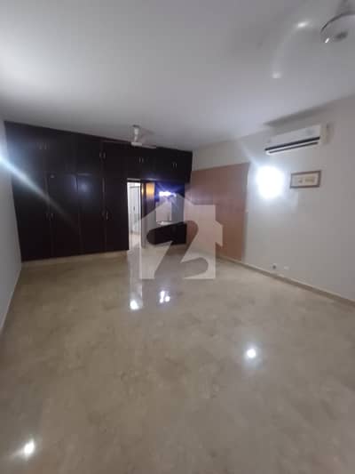Modernized Stylish Superior Ground/Floor Portion Three Master Bedrooms Huge Lounge Fully Renovated