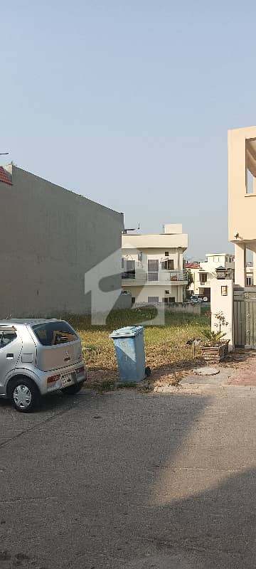 بحریہ انکلیو - سیکٹر اے بحریہ انکلیو,بحریہ ٹاؤن,اسلام آباد میں 10 مرلہ رہائشی پلاٹ 2.3 کروڑ میں برائے فروخت۔
