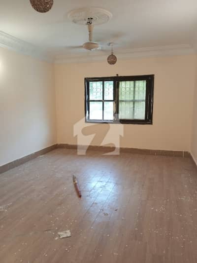 Centrally Located House In Clifton - Block 8 Is Available For Rent Centrally Located House In Clifton - Block 8 Is Available For Rent