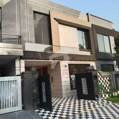 بحریہ آرچرڈ لاہور میں 3 کمروں کا 5 مرلہ مکان 2.2 کروڑ میں برائے فروخت۔ بحریہ آرچرڈ لاہور میں 3 کمروں کا 5 مرلہ مکان 2.2 کروڑ میں برائے فروخت۔