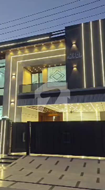 واپڈا ٹاؤن فیز 2 واپڈا ٹاؤن,ملتان میں 5 کمروں کا 10 مرلہ مکان 3.9 کروڑ میں برائے فروخت۔