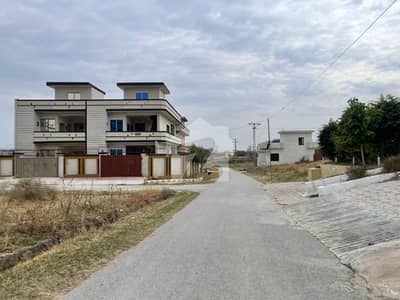 1 KANAL BEST LOCATION PLOT SECTOR C-18 ISLAMABAD