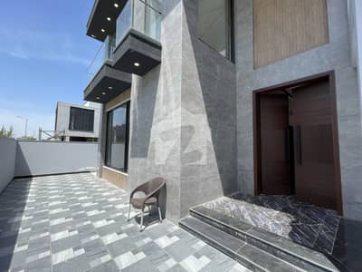 ٹاپ سٹی 1 اسلام آباد میں 6 کمروں کا 1 کنال مکان 10.5 کروڑ میں برائے فروخت۔ ٹاپ سٹی 1 اسلام آباد میں 6 کمروں کا 1 کنال مکان 10.5 کروڑ میں برائے فروخت۔