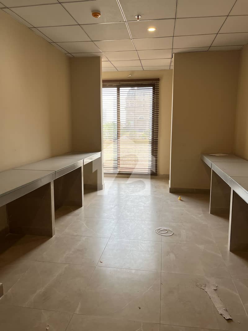 گلبرگ گرینز گلبرگ,اسلام آباد میں 5 مرلہ Studio دفتر 2.5 لاکھ میں کرایہ پر دستیاب ہے۔ گلبرگ گرینز گلبرگ,اسلام آباد میں 5 مرلہ Studio دفتر 2.5 لاکھ میں کرایہ پر دستیاب ہے۔