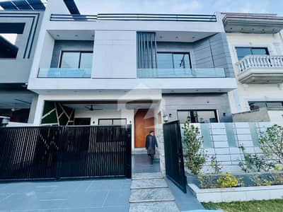10 Marla Brand New Home For Sale