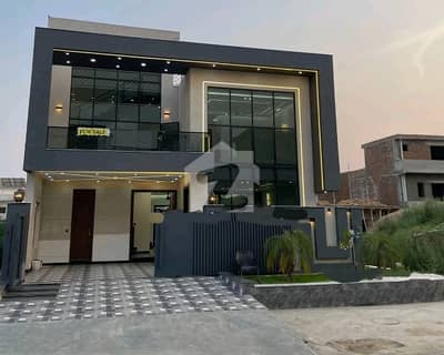 Looking For A House In MPCHS - Block C1