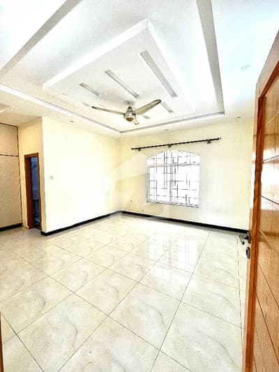 12 Marla Brand New Upper Portion For Rent In Jinnah Garden