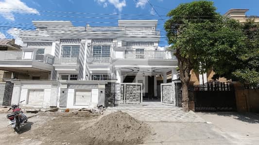 Prime Location 10 Marla House In Rawalpindi Is Available For sale