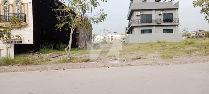 This Is Your Chance To Buy Residential Plot In Bahria Enclave - Sector C2