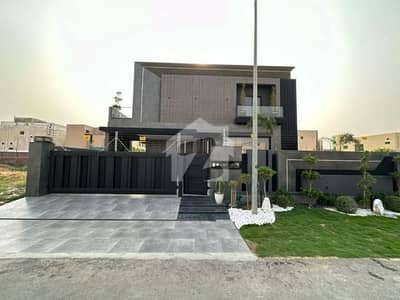 16KANAL BEAUTIFUL LUXURY HOUSE FOR SALE
