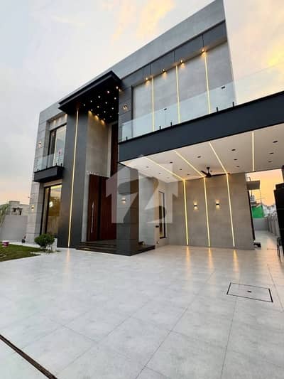 10MARLA BRAND NEW BEAUTIFUL HOUSE FOR SALE 10MARLA BRAND NEW BEAUTIFUL HOUSE FOR SALE